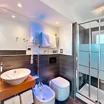 Anita 3*